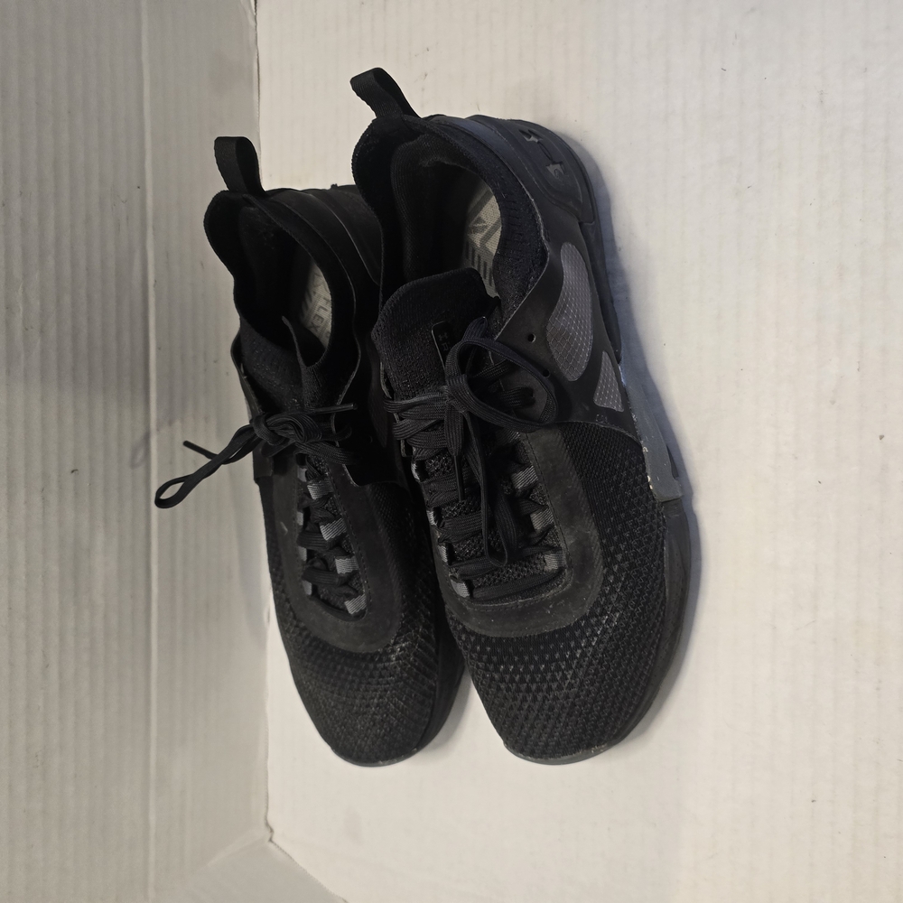 Under Armour Black Athletic Shoes with Breathable Mesh